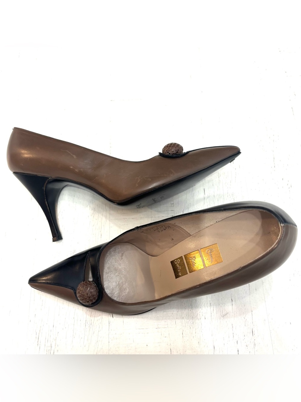 Vintage I. Miller 1950-60 Black Pointed Leather Pumps with Brown Button Accent - Picture 13 of 16